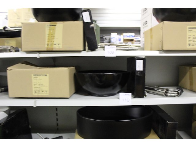 Waskom atm nederland zwart type terra afm. 400 x 400 x 155 mm met wastafelkraan type calipso 210 - afbeelding 1 van  4