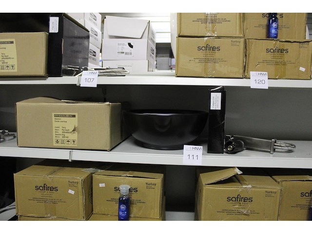 Waskom atm nederland zwart type terra afm. 400 x 400 x 155 mm met wastafelkraan type calipso 210 - afbeelding 1 van  4