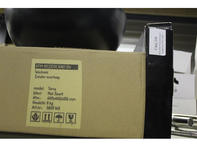 Waskom atm nederland zwart type terra afm. 400 x 400 x 155 mm met wastafelkraan type clou 250 - afbeelding 3 van  3