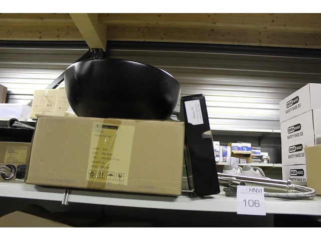 Waskom atm nederland zwart type terra afm. 400 x 400 x 155 mm met wastafelkraan type moza 71 - afbeelding 1 van  3