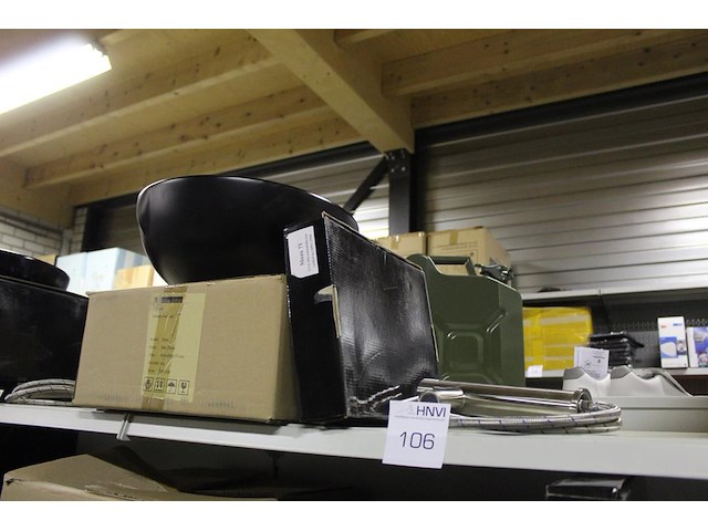 Waskom atm nederland zwart type terra afm. 400 x 400 x 155 mm met wastafelkraan type moza 71 - afbeelding 2 van  3