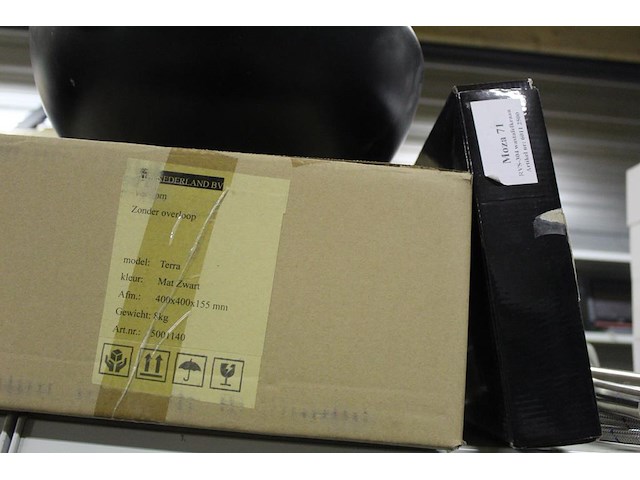 Waskom atm nederland zwart type terra afm. 400 x 400 x 155 mm met wastafelkraan type moza 71 - afbeelding 3 van  3