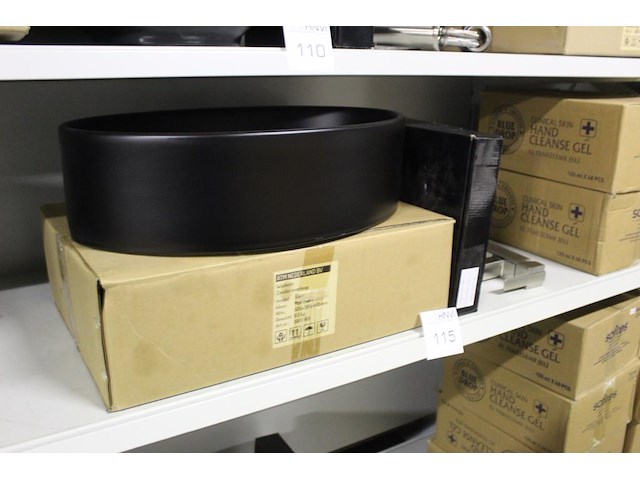 Waskom atm nederland zwart type varo afm. 505 x 305 x 140 mm met wastafelkraan type clou 255 - afbeelding 2 van  3