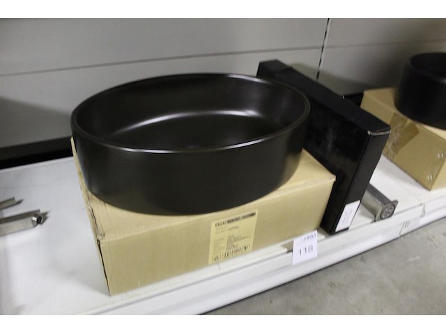 Waskom atm nederland zwart type varo afm. 505 x 305 x 140 mm met wastafelkraan type clou 255 - afbeelding 2 van  4