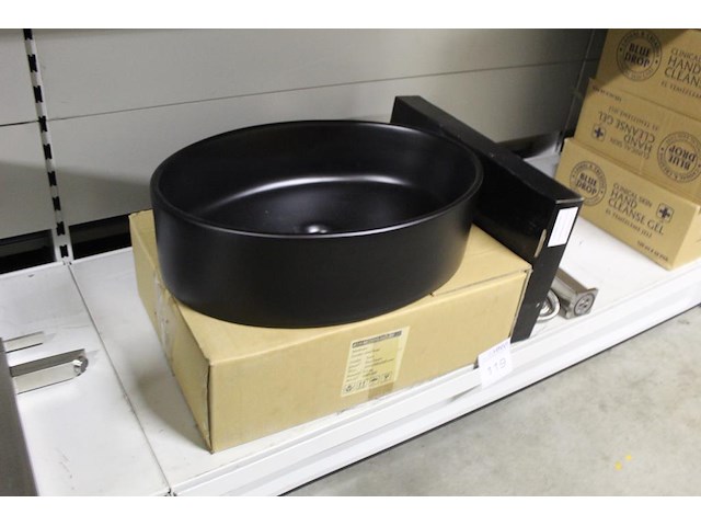 Waskom atm nederland zwart type varo afm. 505 x 305 x 140 mm met wastafelkraan type clou 255 - afbeelding 2 van  4