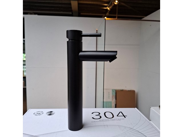 Waskomkraan 304, mat zwart - afbeelding 1 van  4