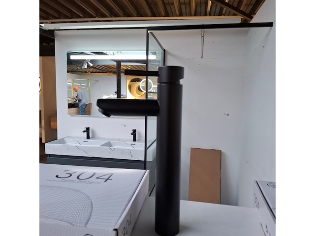 Waskomkraan 304, mat zwart - afbeelding 1 van  3