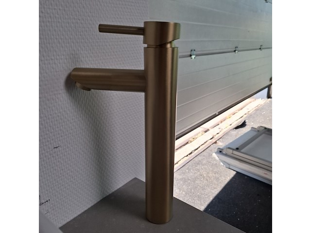 Waskomkraan, hoog model, goud geborsteld - afbeelding 1 van  4