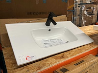 Wastafel en douchplank - afbeelding 1 van  4