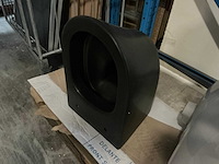 Wastafel en hangend toilet - afbeelding 3 van  4