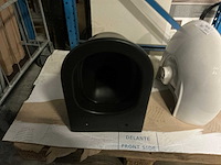 Wastafel en hangend toilet - afbeelding 4 van  4