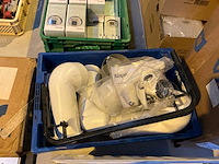 Wastafel met afvoerbuizen - afbeelding 3 van  6