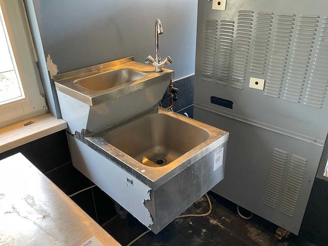 Wastafel met boiler - afbeelding 2 van  7