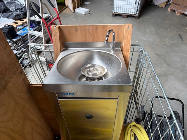 Wastafel opstelling (festival/evenement) - afbeelding 6 van  6