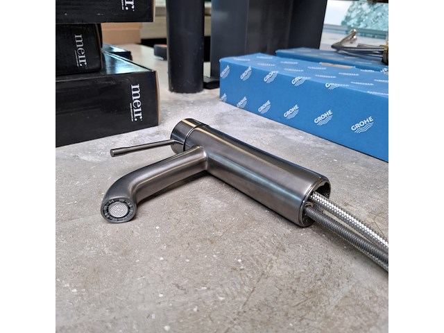 Wastafelkraan, grohe, essence new, gun metal - afbeelding 3 van  4