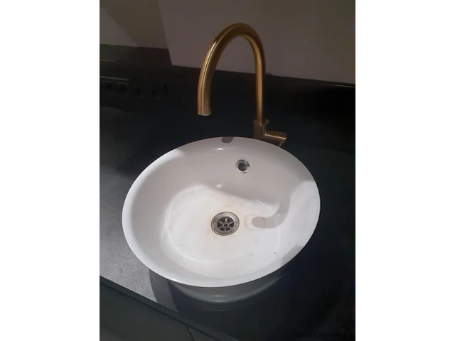 Wastafelmeubel incl. wasbak, kraan, douchepomp & wandplank - afbeelding 2 van  7