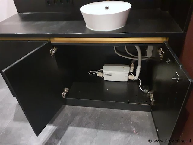 Wastafelmeubel incl. wasbak, kraan, douchepomp & wandplank - afbeelding 6 van  7