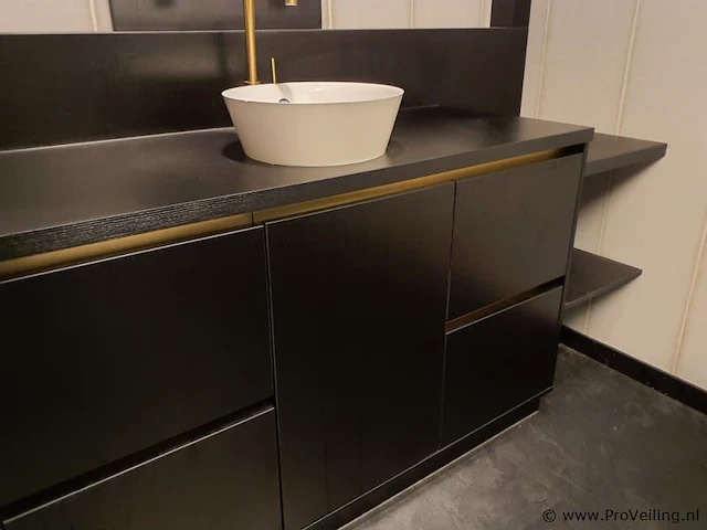 Wastafelmeubel met wasbak, kraan & inbouw stopcontacten - afbeelding 5 van  6