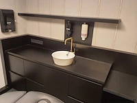Wastafelmeubel met wasbak, kraan & inbouw stopcontacten - afbeelding 6 van  6