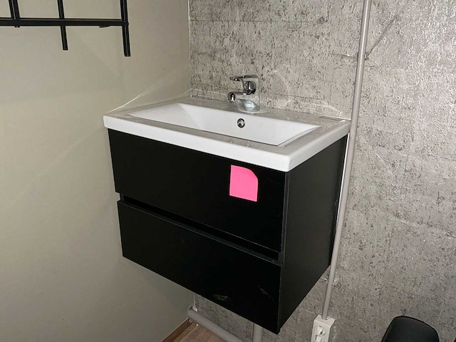 Wastafels + spiegels (4x) - afbeelding 1 van  5