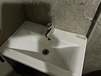 Wastafels + spiegels (4x) - afbeelding 2 van  5