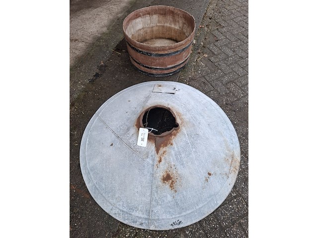 Wasteil met industriële lampenkap - afbeelding 5 van  5