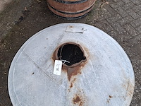 Wasteil met industriële lampenkap - afbeelding 5 van  5