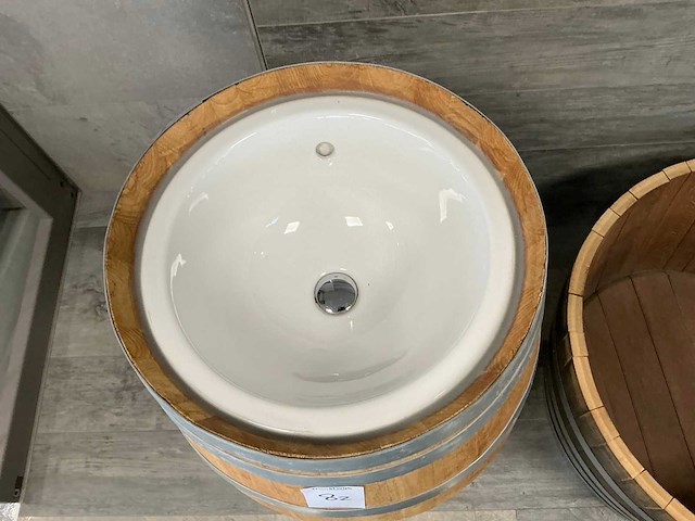 Wastobbe en wijnvatwastafel - afbeelding 3 van  4