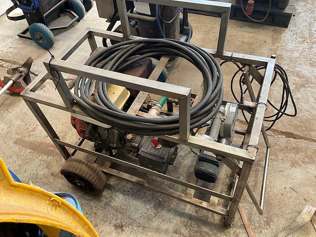 Water aanzuigende hogedrukreiniger - afbeelding 3 van  8