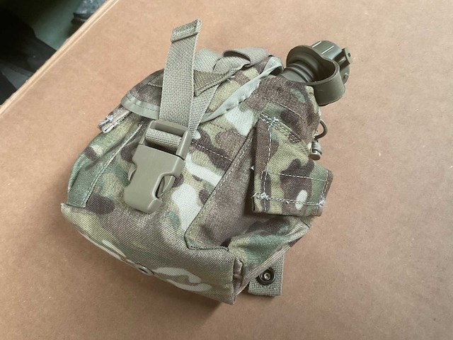 Water bottle with pouch (4x) - afbeelding 2 van  3