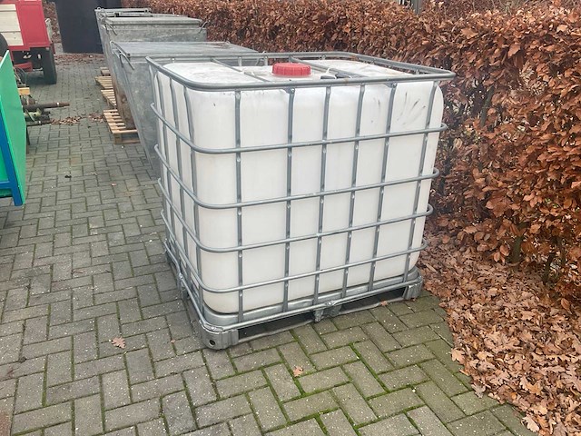 Water tank. 1000 l diverse bouwmaterialen - afbeelding 2 van  4