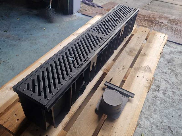 Waterafvoer goten (ca. 8st) - afbeelding 1 van  4