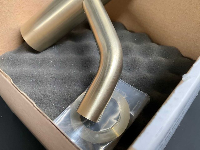 Waterevolution flow brushed light gold wastafelkranen pvd - afbeelding 4 van  5