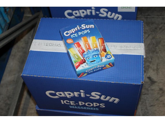 Waterijsjes capri sun ice-pops. doos met 24 x 10 ijsjes. tht 12-2026. - afbeelding 1 van  2
