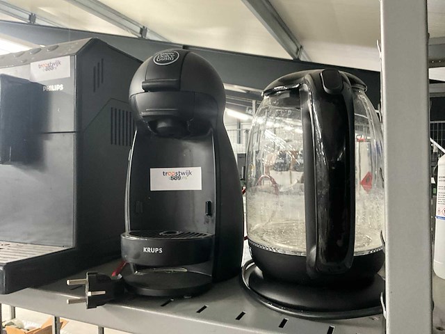 Waterkoker & dolce gusto koffiezetapparaat. - afbeelding 1 van  3