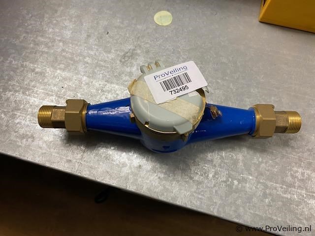 Watermeter 1" inch 7 m3 doorvoer ( scheurtje in deksel) - afbeelding 1 van  1