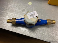 Watermeter 1" inch 7 m3 doorvoer ( scheurtje in deksel)
