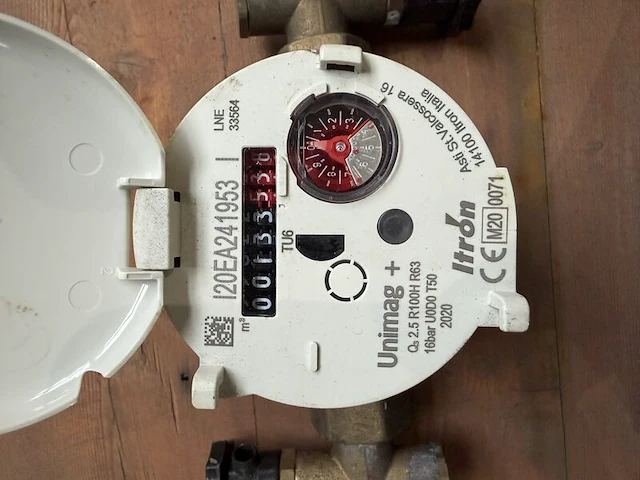 Watermeter met afsluiters, itron, unimag+ q3 2.5, grijs/messing, 2020 - afbeelding 2 van  2