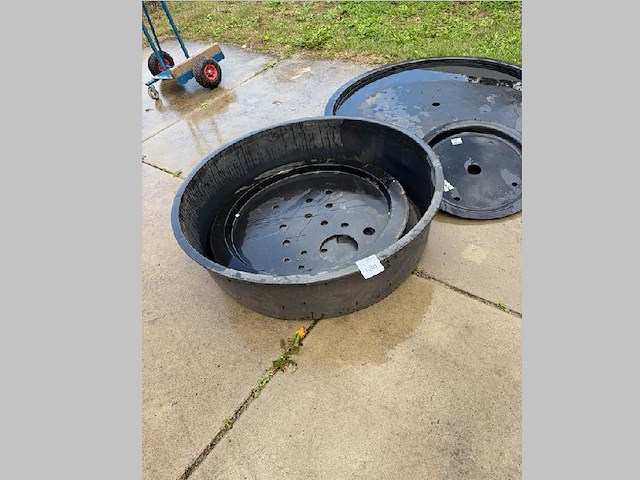 Waterornamentbak, 1 deksel 140 cm, 4 deksels 90 cm, 1 deksel 60 cm - afbeelding 1 van  4