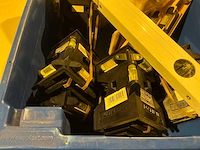 Waterpassen in plastic krat - afbeelding 4 van  5