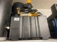 Waterpomp 230 volt met automatische afslag en reservoir ( ongebruikt)