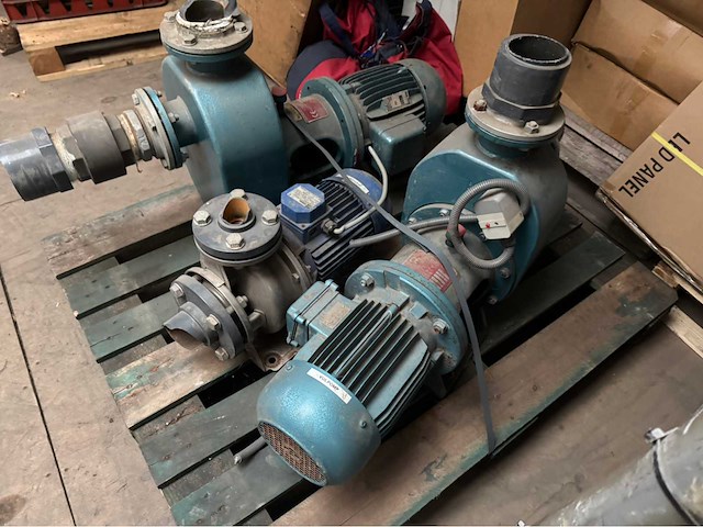 Waterpomp (3x) - afbeelding 1 van  7