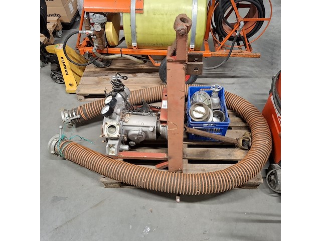 Waterpomp + diverse koppelstukken - afbeelding 4 van  17