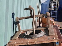 Waterpomp met zwengel - afbeelding 4 van  7