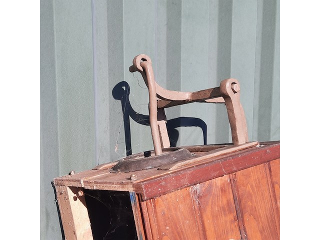 Waterpomp met zwengel - afbeelding 5 van  7