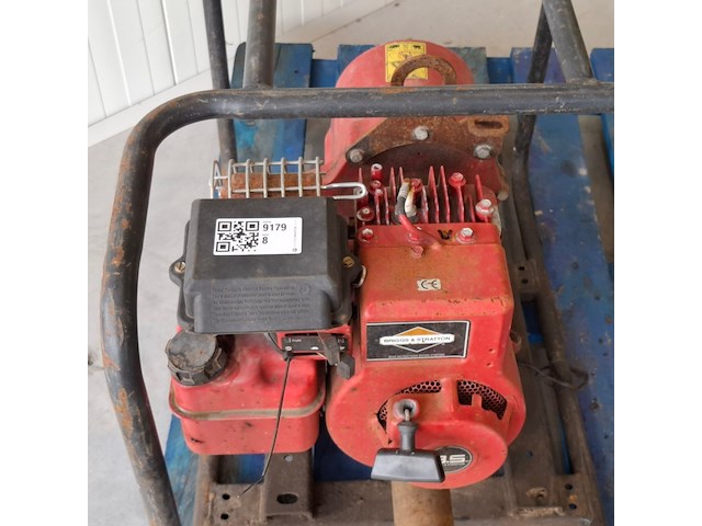 Waterpomp op benzine, homelite, 111dp2-b, rood, inclusief 4x waterslang - afbeelding 6 van  18