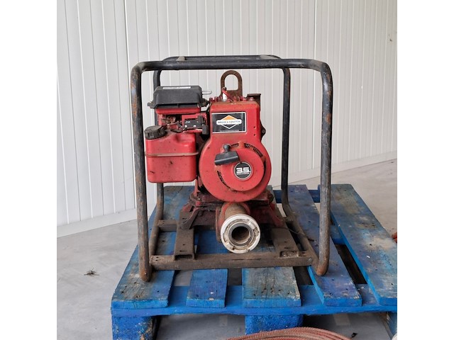 Waterpomp op benzine, homelite, 111dp2-b, rood, inclusief 4x waterslang - afbeelding 12 van  18