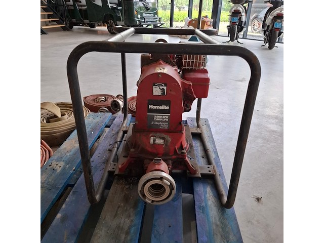 Waterpomp op benzine, homelite, 111dp2-b, rood, inclusief 4x waterslang - afbeelding 18 van  18