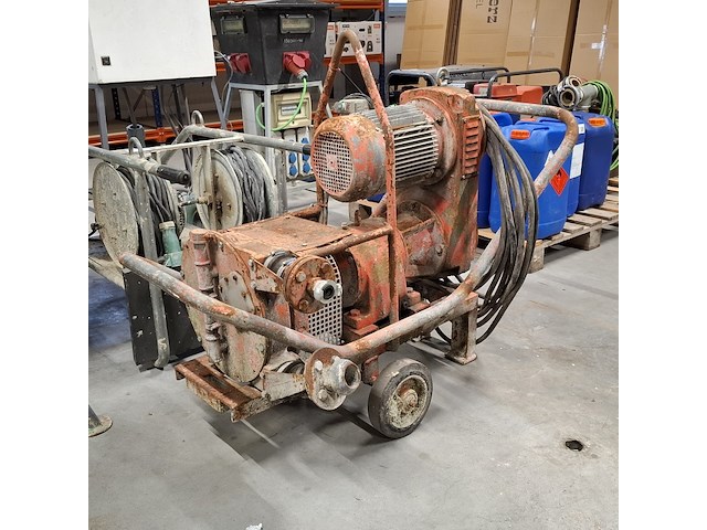 Waterpomp op wielen, sew - afbeelding 1 van  11