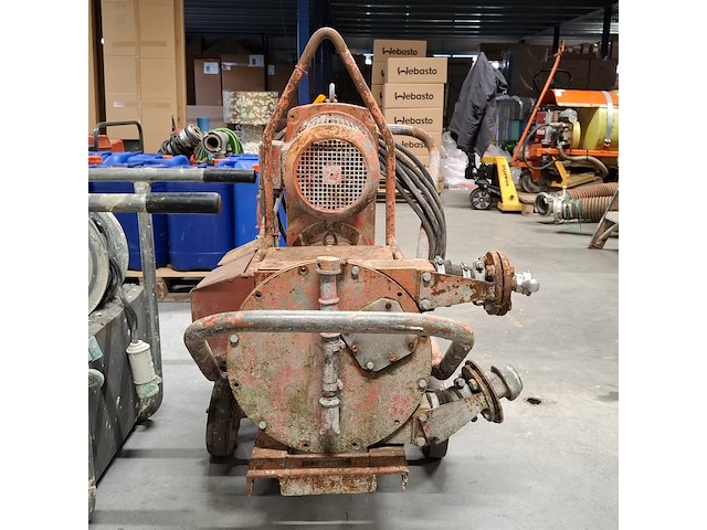 Waterpomp op wielen, sew - afbeelding 10 van  11